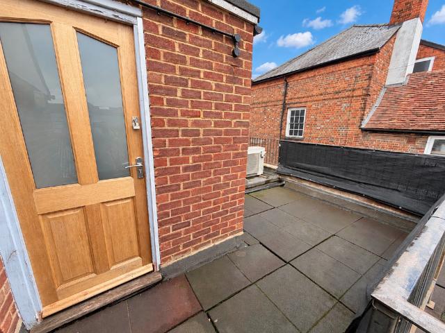 3 bedroom apartment to rent
