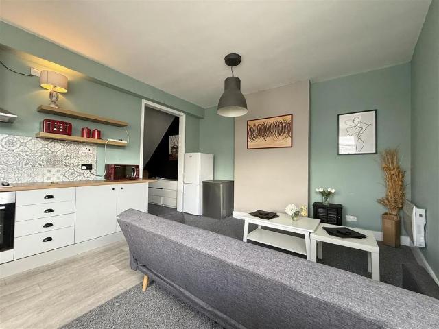 3 bedroom apartment to rent