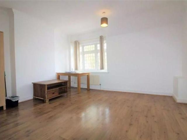 3 bedroom apartment to rent