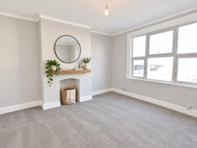 3 bedroom apartment to rent