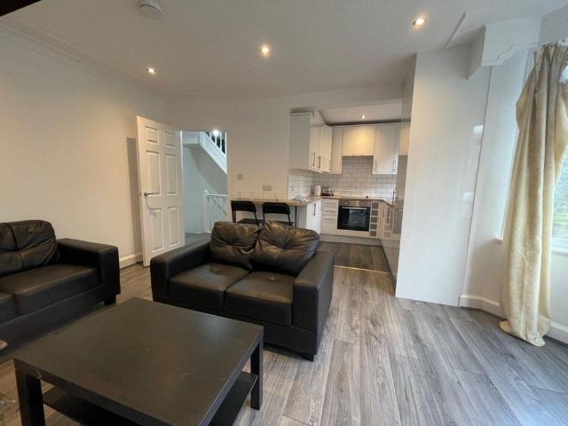 3 bedroom apartment to rent