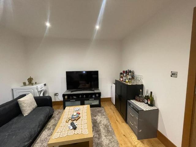 3 bedroom apartment to rent