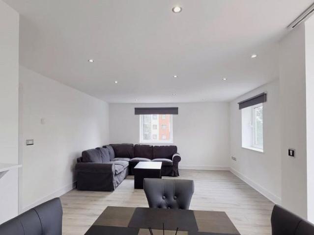 3 bedroom apartment to rent