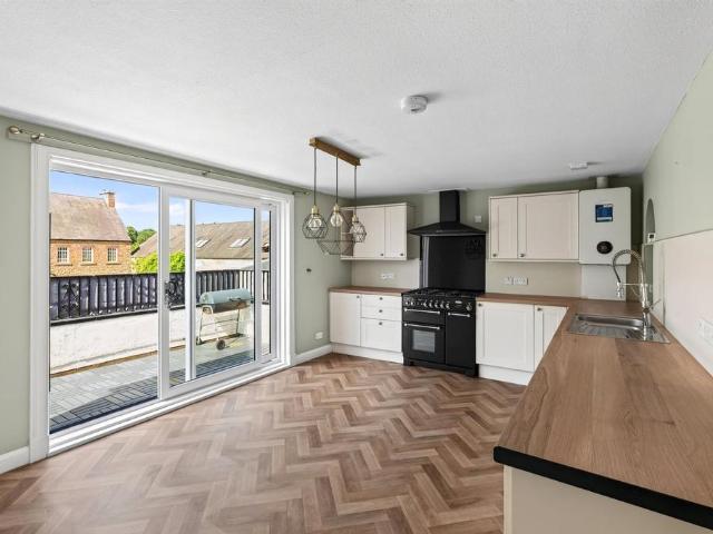 3 bedroom apartment to rent