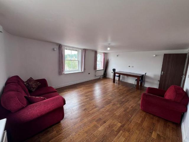 3 bedroom apartment to rent
