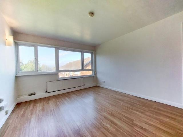 3 bedroom apartment to rent