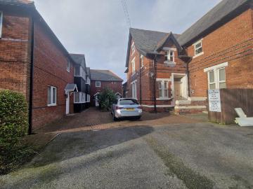 3 bedroom apartment to rent