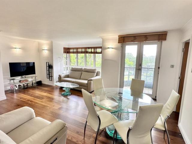 3 bedroom apartment to rent