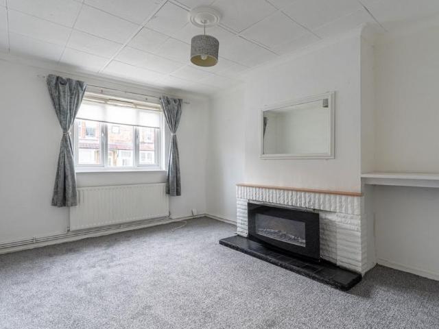 3 bedroom apartment to rent