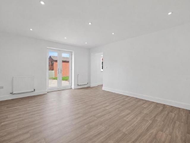 3 bedroom apartment to rent