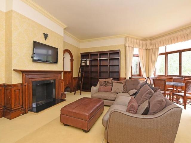 3 bedroom apartment to rent