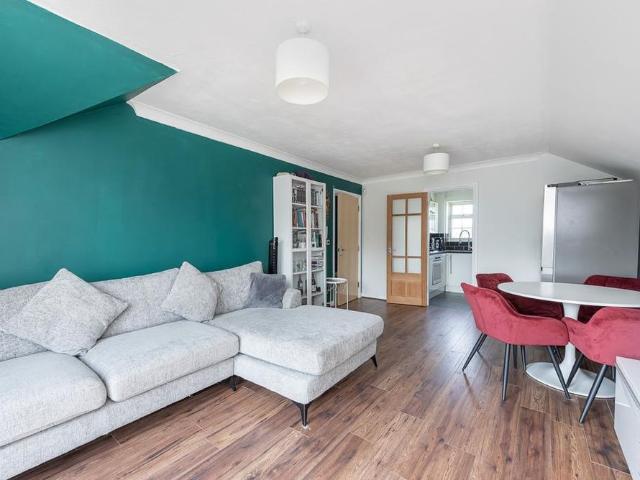 3 bedroom apartment to rent