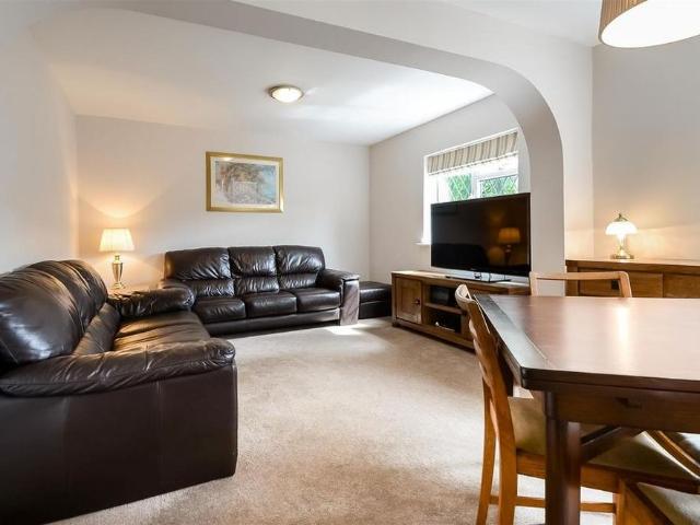 3 bedroom apartment to rent