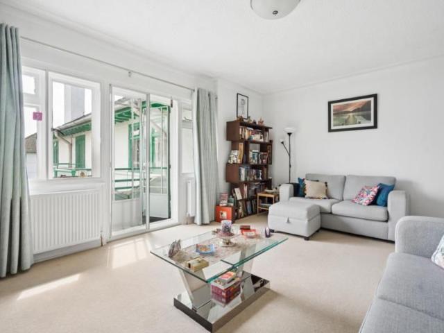 3 bedroom apartment to rent