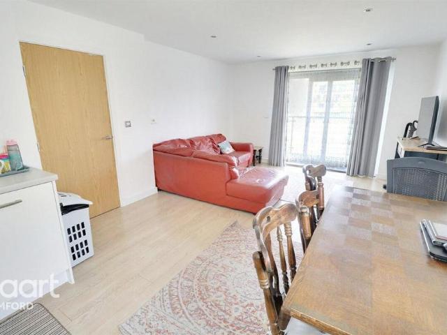 3 bedroom apartment to rent