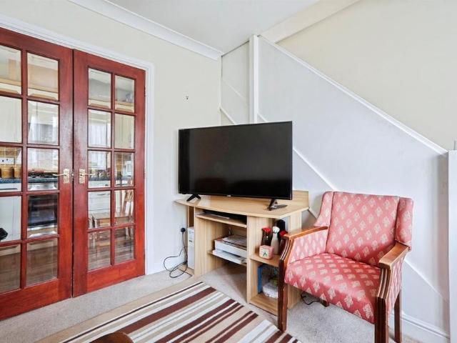 3 bedroom apartment to rent