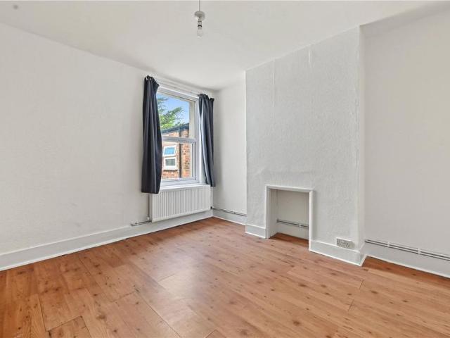 3 bedroom apartment to rent