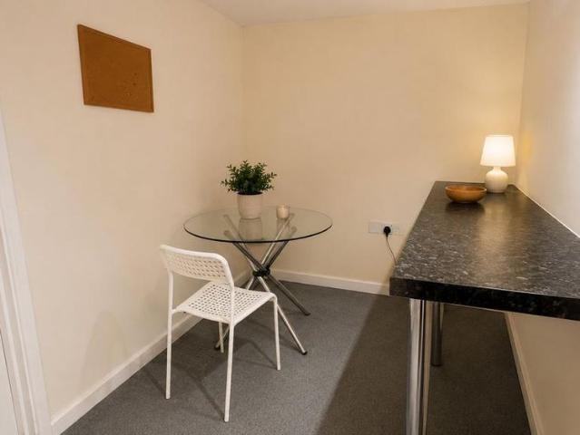 3 bedroom apartment to rent