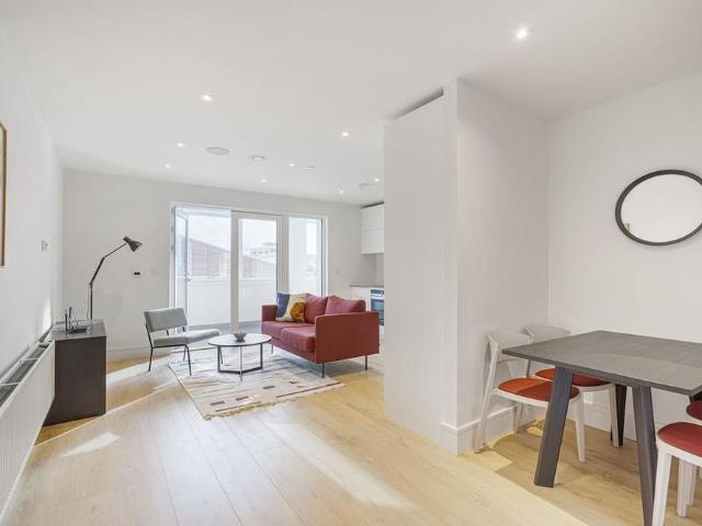 3 bedroom apartment to rent