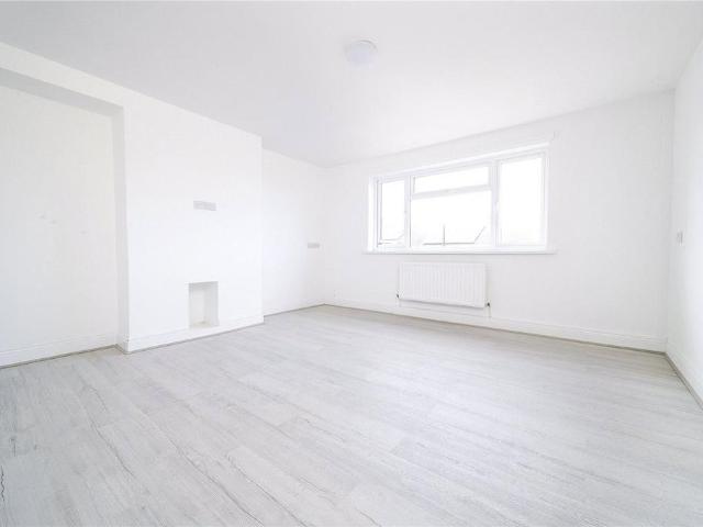 3 bedroom apartment to rent