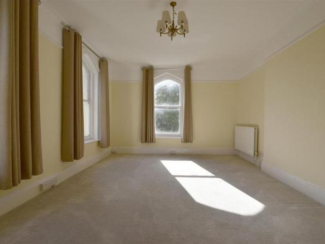 3 bedroom apartment to rent