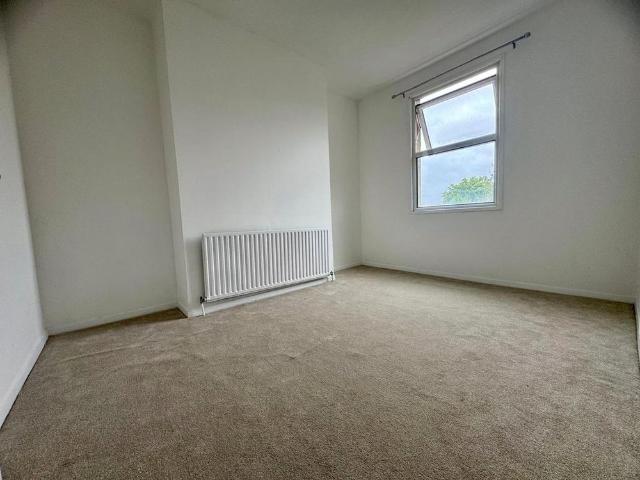 3 bedroom apartment to rent