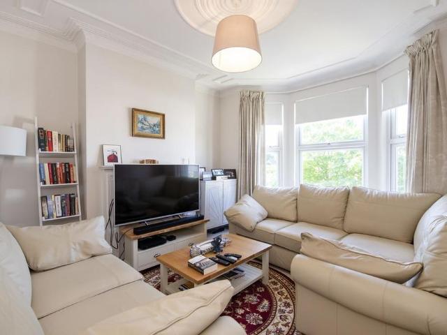 3 bedroom apartment to rent