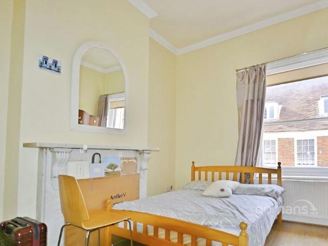 3 bedroom apartment to rent