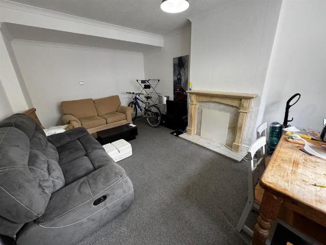 3 bedroom apartment to rent