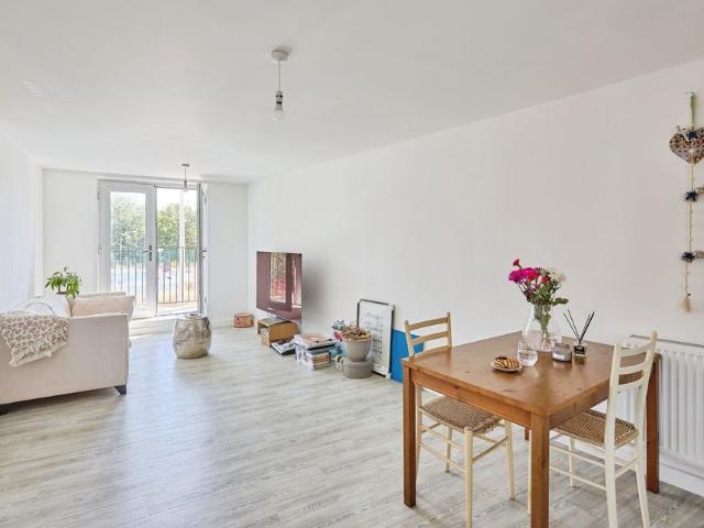 3 bedroom apartment to rent