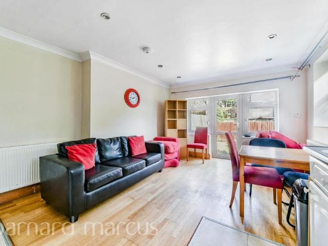 3 bedroom apartment to rent