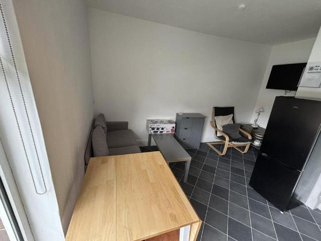3 bedroom apartment to rent
