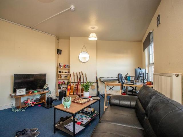 3 bedroom apartment to rent
