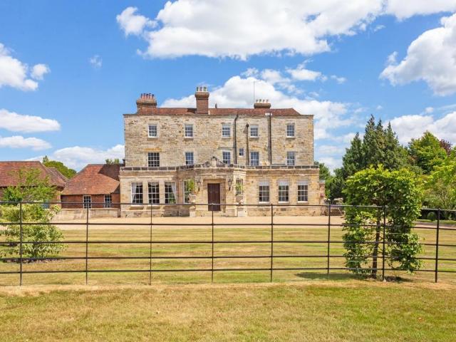 3 bedroom apartment to rent