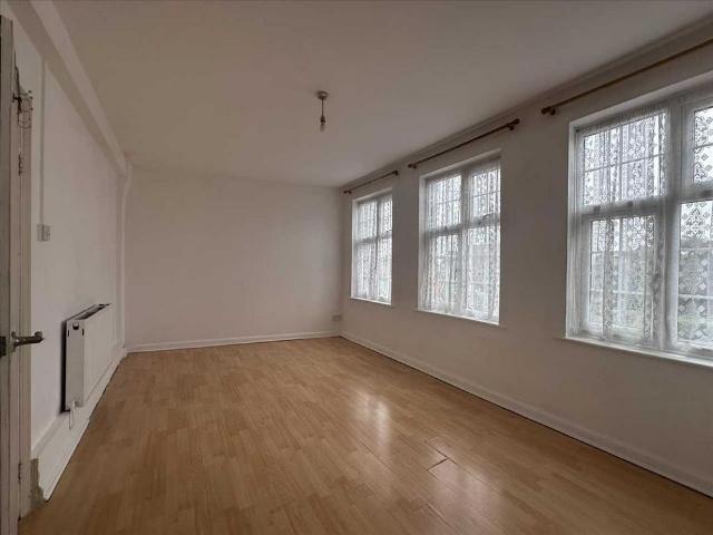 3 bedroom apartment to rent