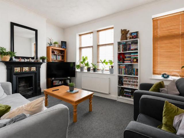 3 bedroom apartment to rent