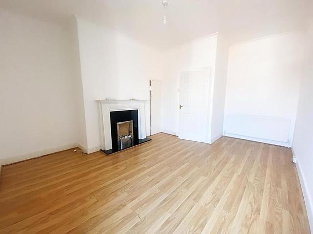 3 bedroom apartment to rent