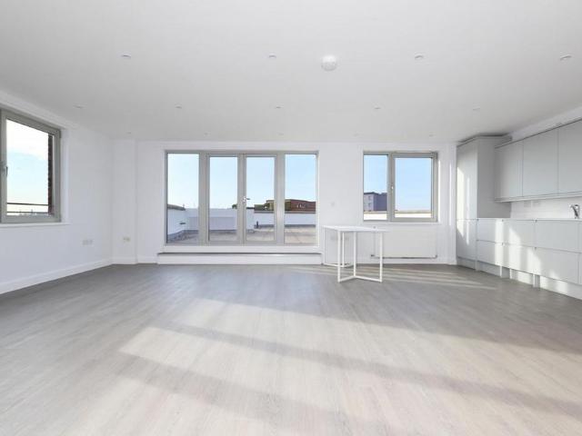3 bedroom apartment to rent