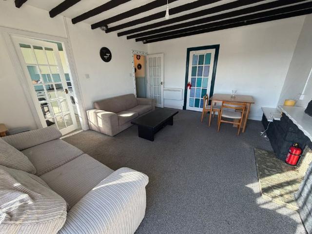 3 bedroom apartment to rent