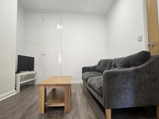 3 bedroom apartment to rent