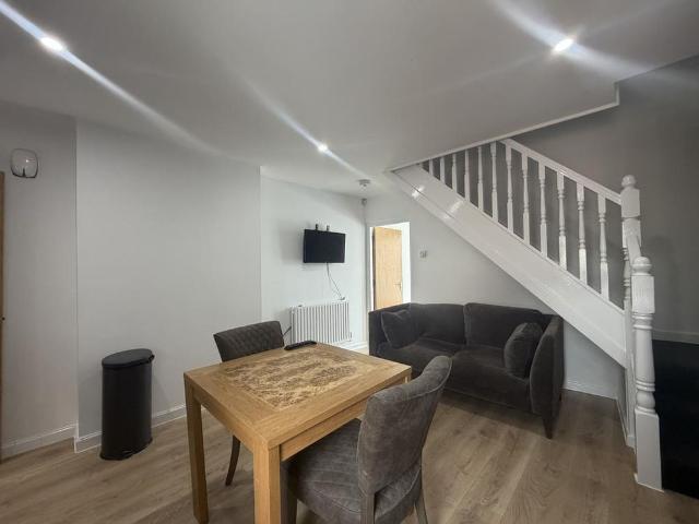 3 bedroom apartment to rent