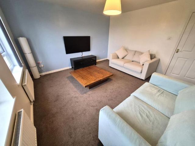 3 bedroom apartment to rent