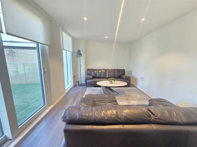 3 bedroom apartment to rent