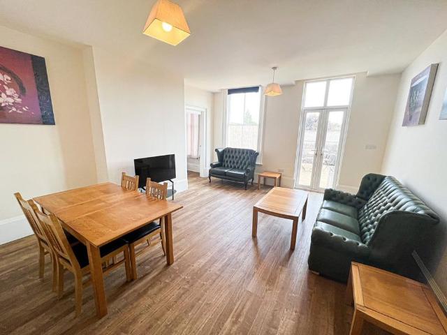 3 bedroom apartment to rent