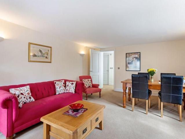 3 bedroom apartment to rent