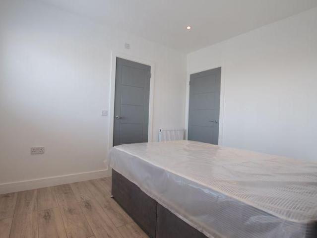 3 bedroom apartment to rent