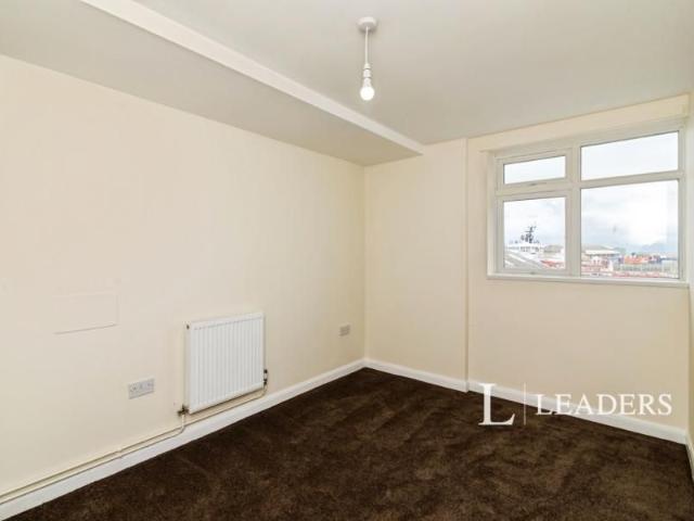3 bedroom apartment to rent High Street, Gorleston, Great Yarmouth, Norfolk, NR31