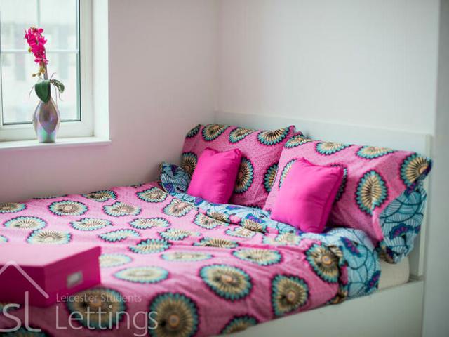 3 Bedroom Apartment To Rent In Charles Street, Bed / Bath, Leicester, LE1
