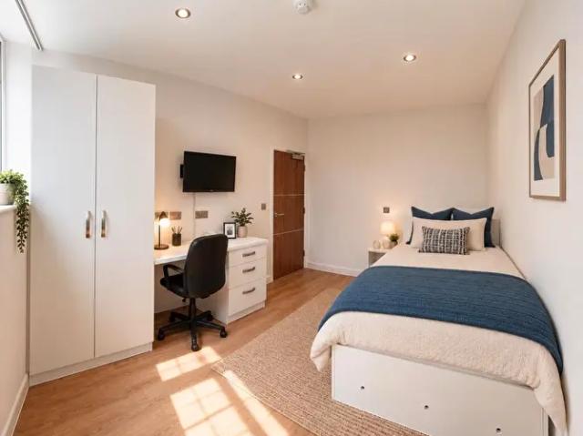 3 Bedroom Apartment To Rent In Charles Street, Bed, Leicester, LE1
