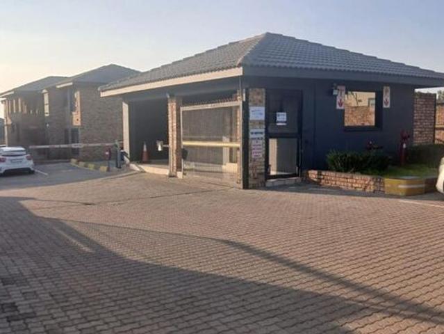 3 Bedroom apartment to rent in Crystal Park, Benoni